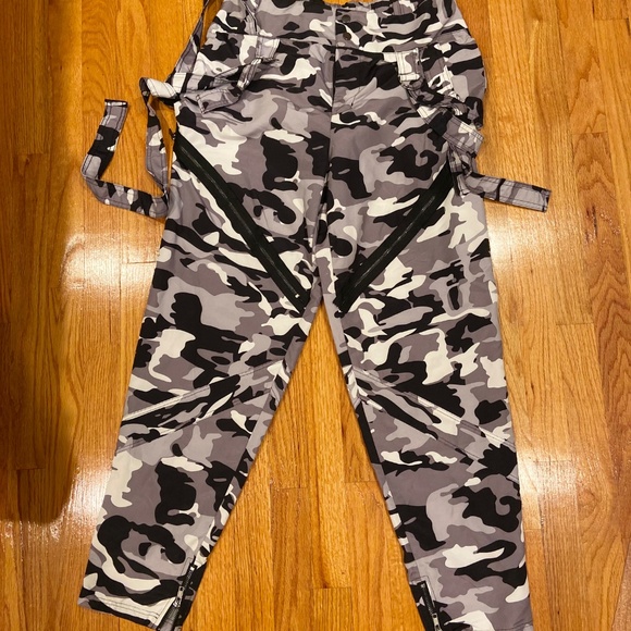 Balera Pop Star Camouflage Print Dance Pants – Gray, Adult Medium - Picture 6 of 7